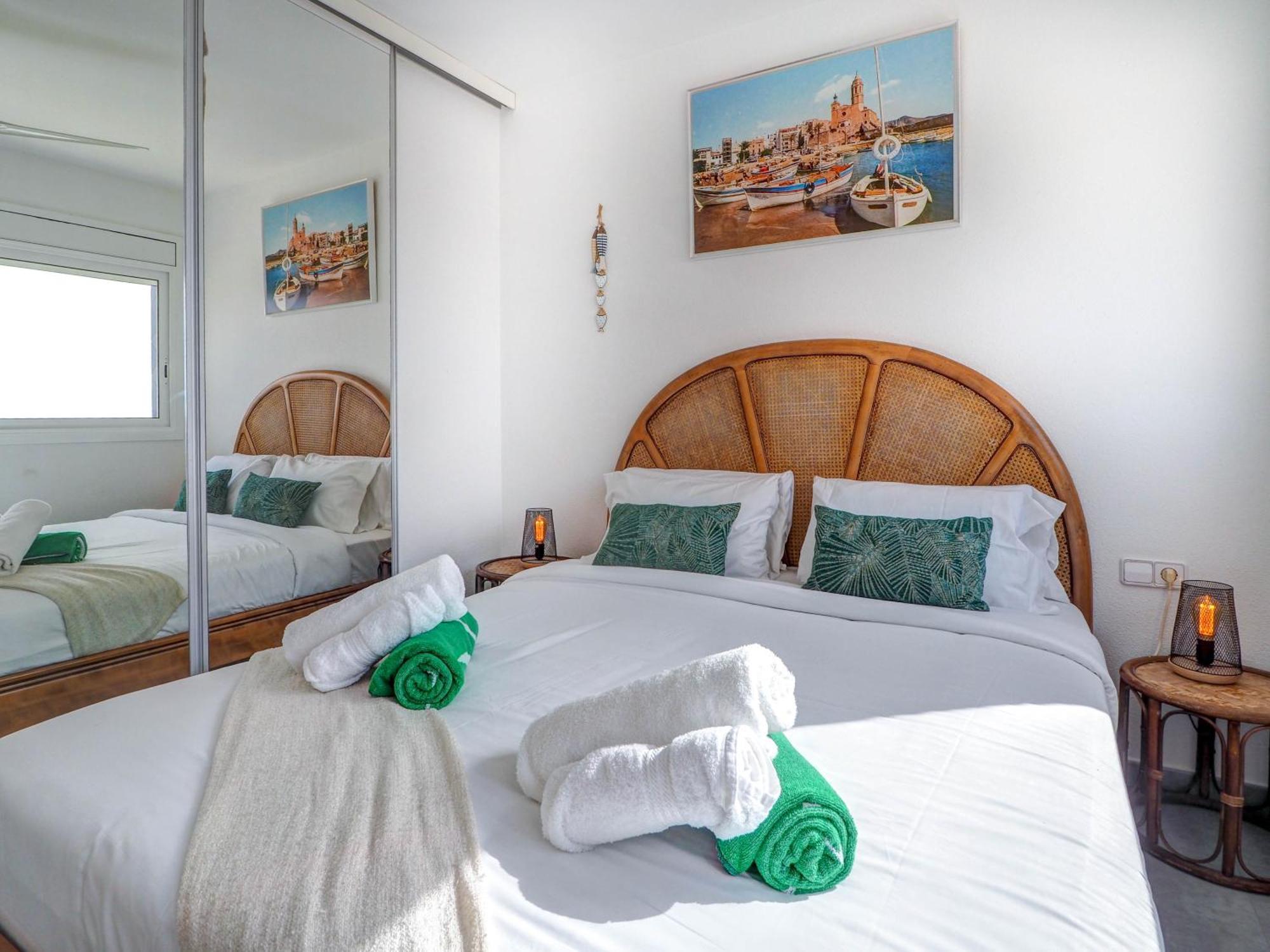 Marina Duplex By Hello Homes シッチェス エクステリア 写真